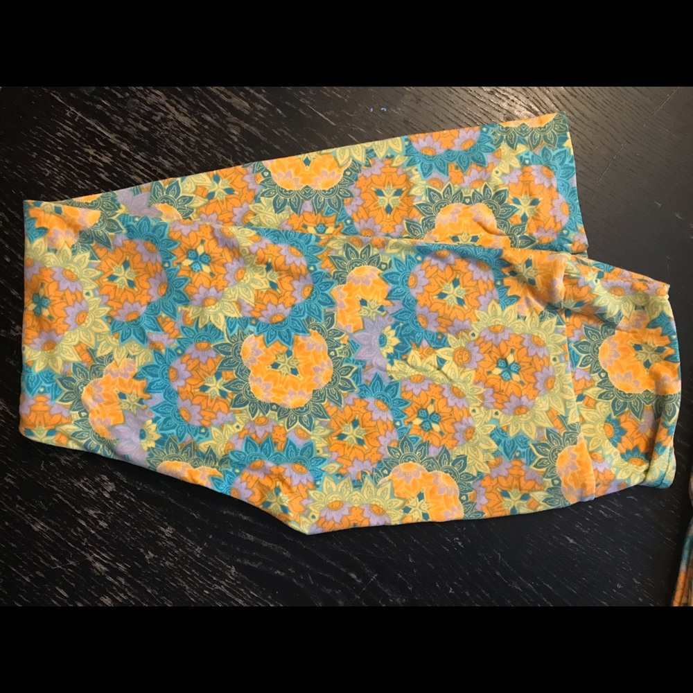 LuLaRoe OS NWOT Leggings